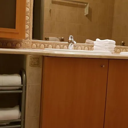 With 3 Bedrooms In Lisboa, With Wifi - 23 Km From The アパート リスボン