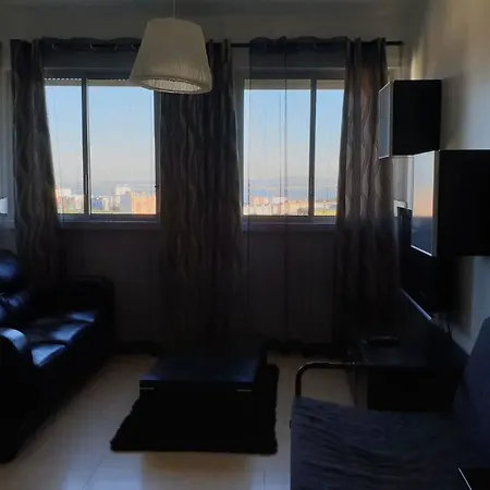 With 3 Bedrooms In Lisboa, With Wifi - 23 Km From The Lisbon